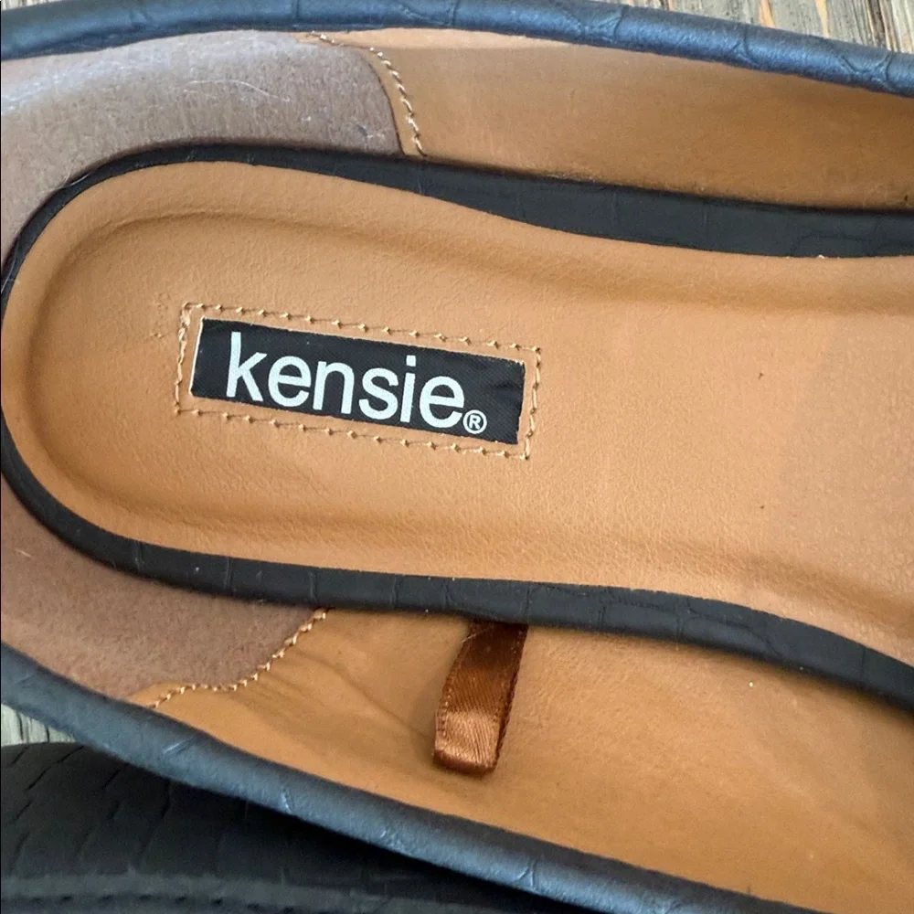 Kensie Black Textured Gabrielle Loafers w/ Gold Detail, Size 8, New Without Tags - Picture 7 of 8